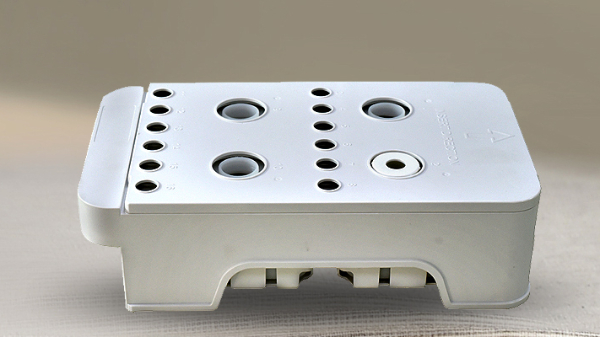 塑膠外殼注塑加工出現(xiàn)脆裂怎么辦？