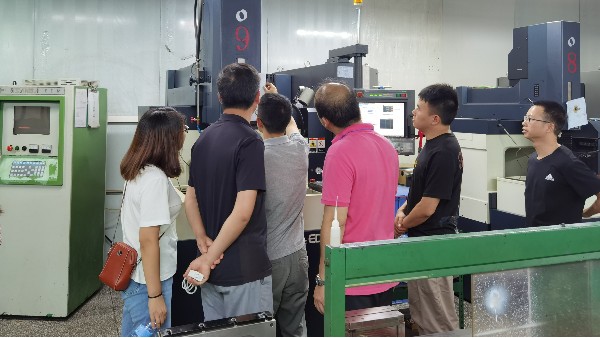 東莞醫療塑膠模具廠迎來千里之客