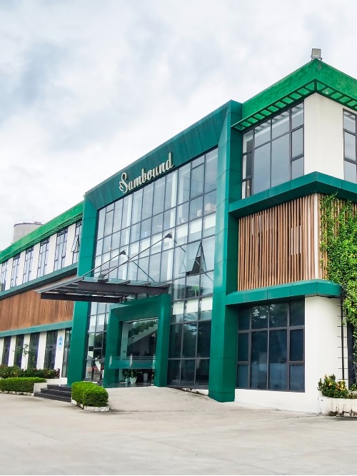 悲愴震川史，奮進世邦人